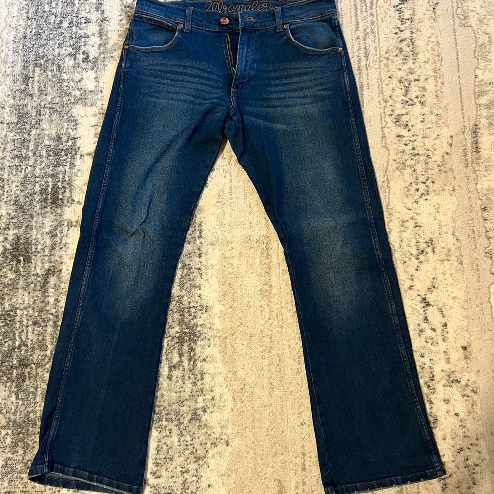 Wrangler Men's Classic Indigo Straight Jeans